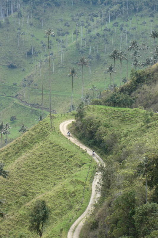 Riding down the Valle de Cauca